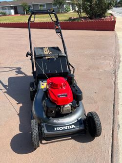 HondaHRC 216 hydrostatic transmission Commercial Lawn Mower
