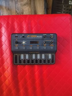 Behringer JT-4000 Micro Hybrid Synthesizer