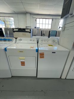 New Maytag Set Washer 3.8 cu ft and Dryer Gas
