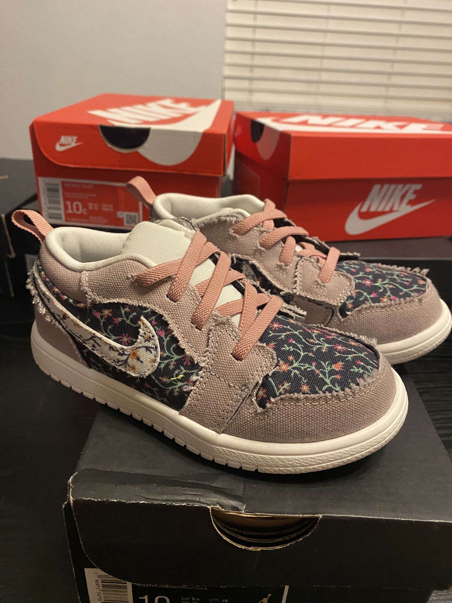 Jordan 1 Low Easy On Size10c $60