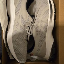 New Asics Tennis Shoes  (Men, size 10)