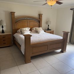 Solid Wood King Bedroom Set with Dressers