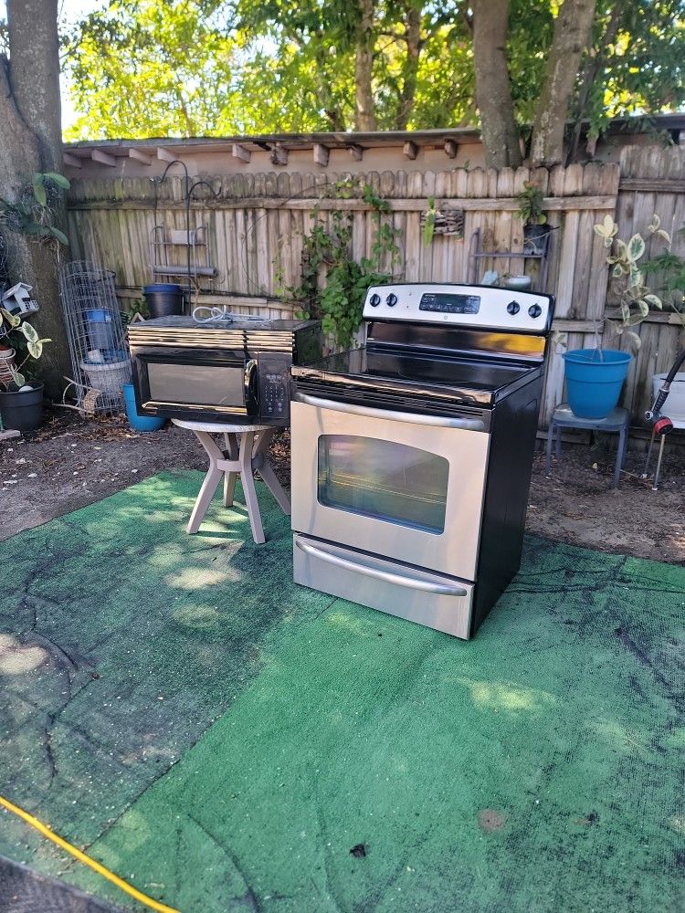 Stove and Microwave