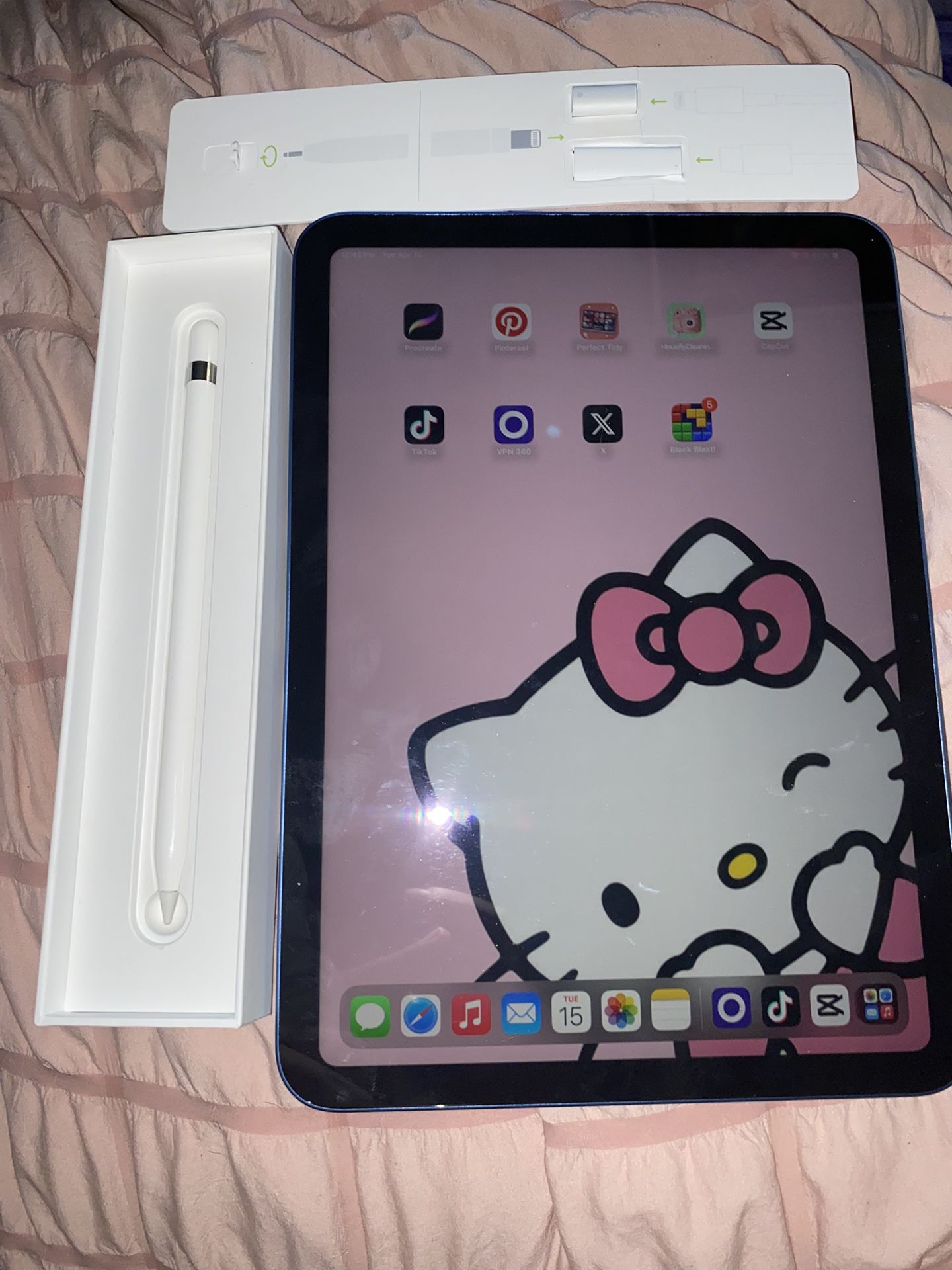 Trade available iPad 10th Gen Grey Blue W/ Apple Pen