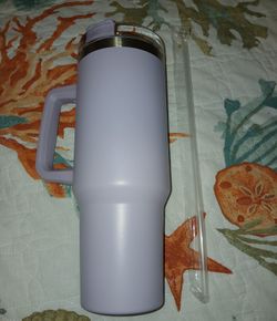 Super Cute Lilac Drink Tumbler With Straw