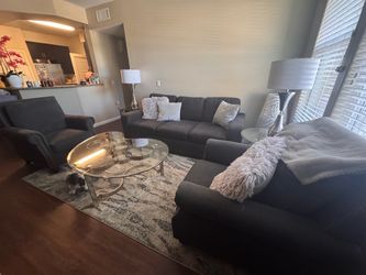 Living Room Set: Sleeper Sofa, 2 Armchairs & Rug – $850