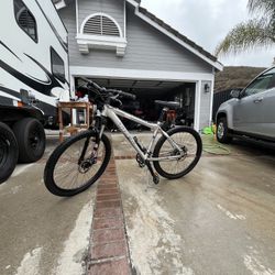Trek Series 6 Mountain Bike