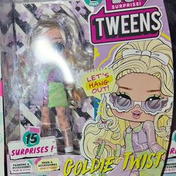 L.O.L. Surprise! Tweens Series 2 Fashion Doll Goldie Twist with 15 Surprises Including Pink Outfit and Accessories for Toy Girls Ages 3 and up, 6 inch