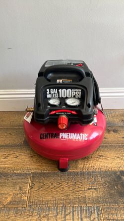 Central Pneumatic 3 Gallon 100 Max PSI- Compressor ( Almost New)