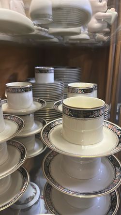 Mikasa fine China set for 12