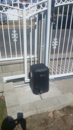 Sliding door with motor.