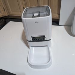 Automatic Cat Feeder