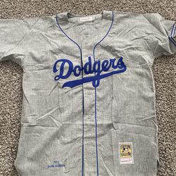Jackie Robinson 42 Dodger Jersey Mitchell & Ness -2XL for Sale in Los  Angeles, CA - OfferUp