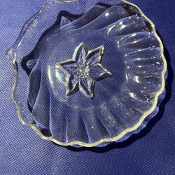 4 Pcs Shell Shape Plates With Christmas Flower Design , $8