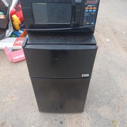 Micro Fridge Read Below