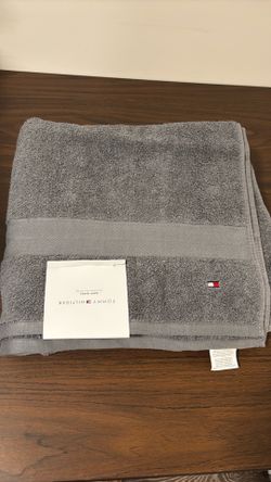 Tommy Hilfiger bath towels