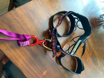 mountaineering belt with hooks