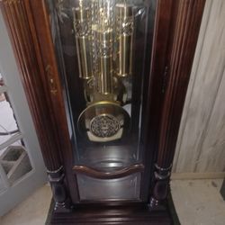 2006 Howard Miller Grandfather Clock