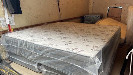 NEW MATTRESS KING SIZE PILLOW TOP WITH BOX SPRING
