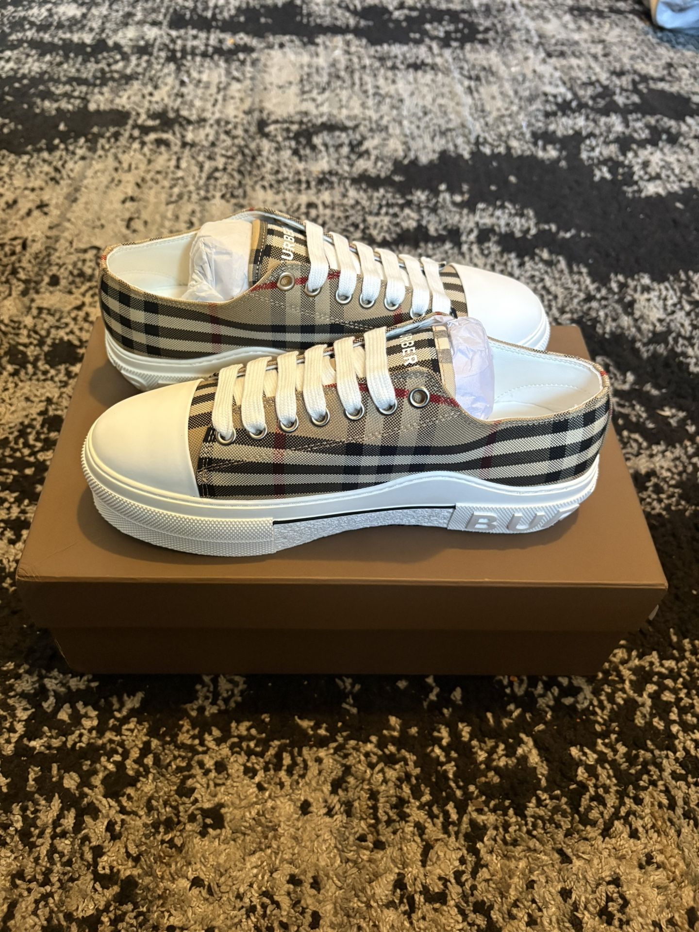 Burberry Women Shoes Size 7