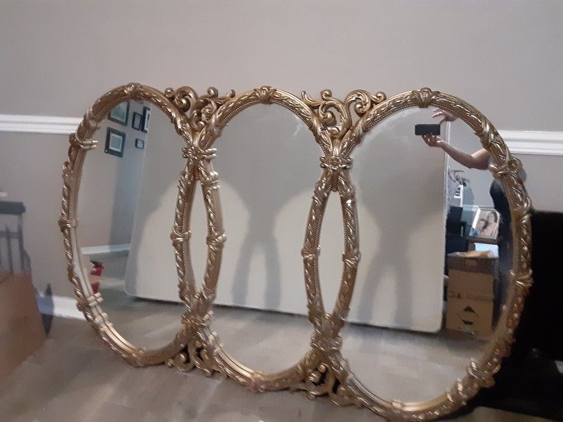 GLAMOROUS HOLLYWOOD REGENCY ORNATE 3 RING MIRROR