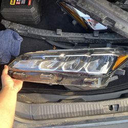 Toyota Avalon Headlight  Part