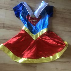 Super girl costume size small comes with cape