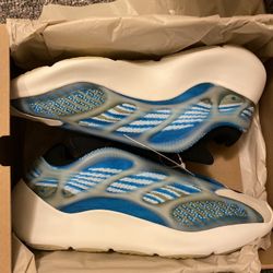 adidas Yeezy 700 V3 Arzareth