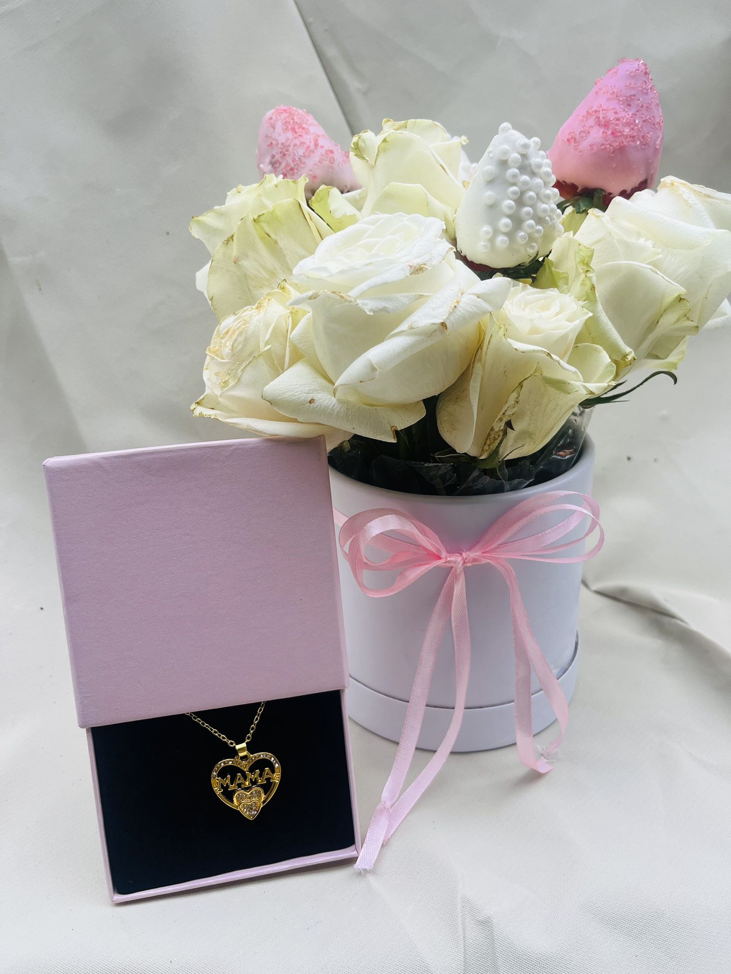 Yellow And White Bouquet With Necklace( Last Min Mothers Day Gift)