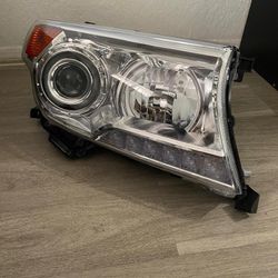 2012 + Toyota Landcruise Rh Headlight 