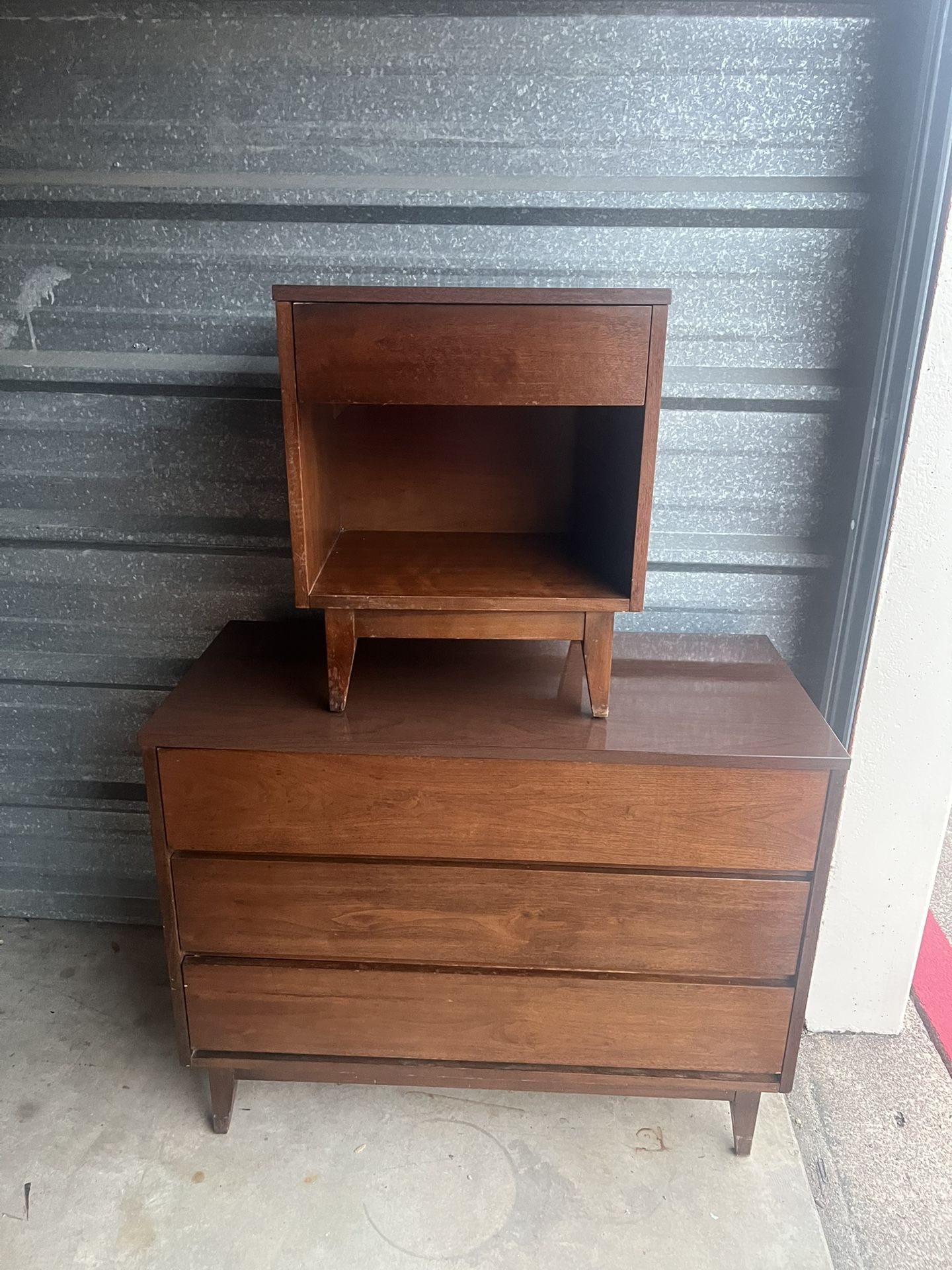 Mid Century Dresser And 1 Night Stand