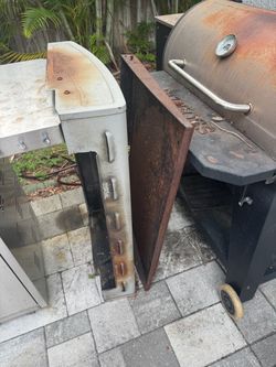 FREE pitboss smoker and griddle and cover
