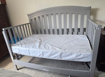 Graco 5 in1 crib