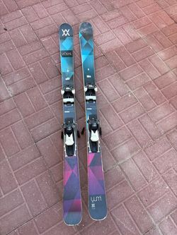 Völkl Yumi 154 Skis with Bindings