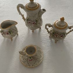 Set Of 6 Cups n Saucers, Pot, Creamer, Sugar