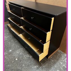 8 drawers dresser/ Eight drawers dresser