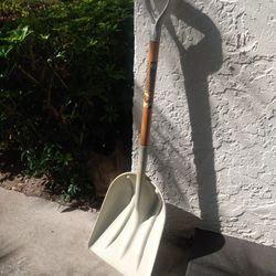 15" X 19" Scoop Large Shovel, Garden, Snow, Multi Purpose Tool 48" Long 