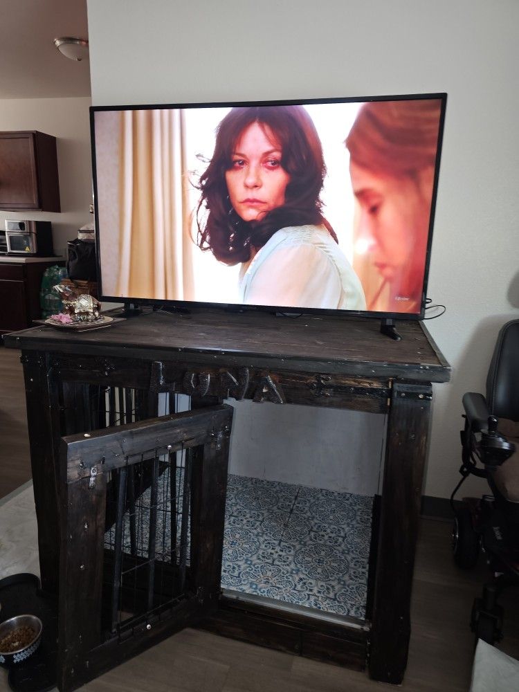 MUST SELL ASAP....Obo....Huge Dog Kenne/entertainment center....l... 35W...45L...35H