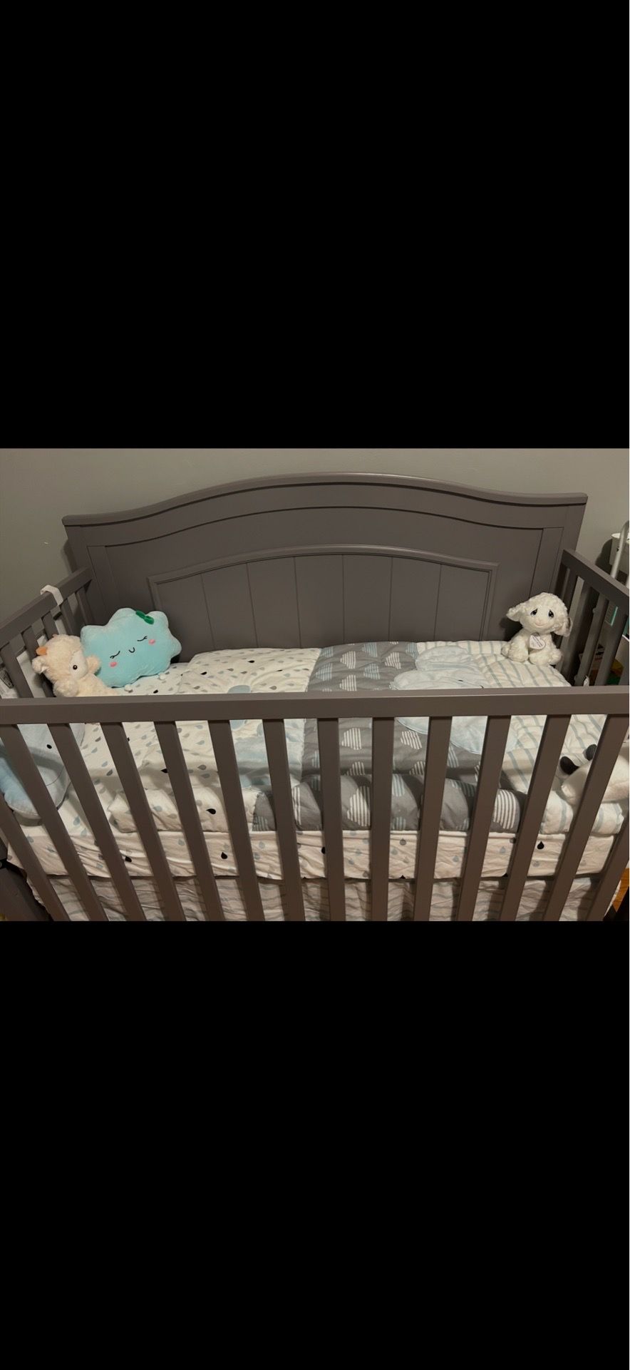 Baby Crib with the mattress