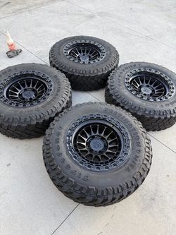 New wheels 17x9  6 lugs 6x139.7 for any Chevy Silverado  Toyota Tacoma used tires 255/75r17 Firestone 70% life