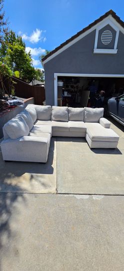 Large U-Shaped Sectional Sofa with Chaise