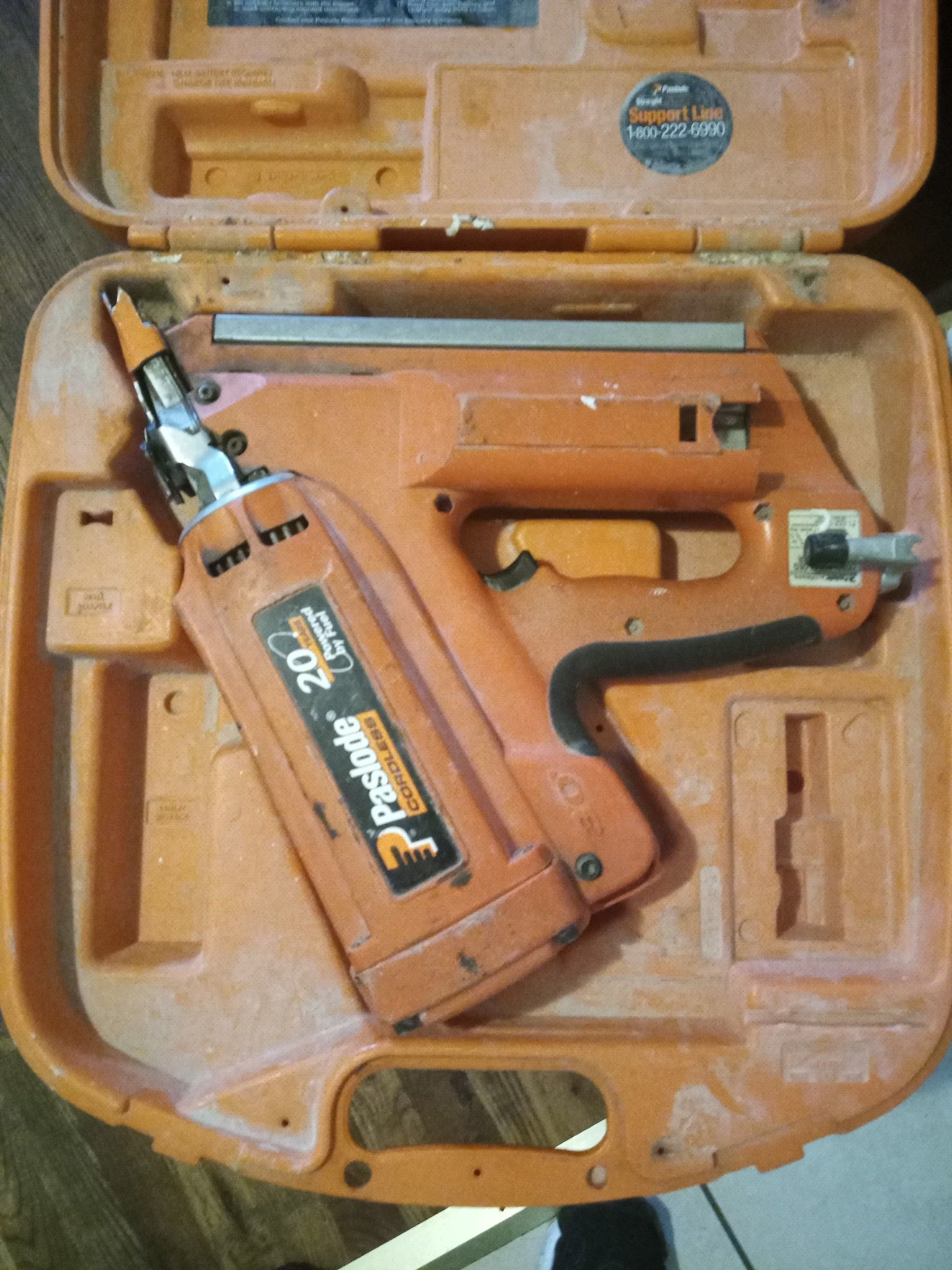 Nail gun