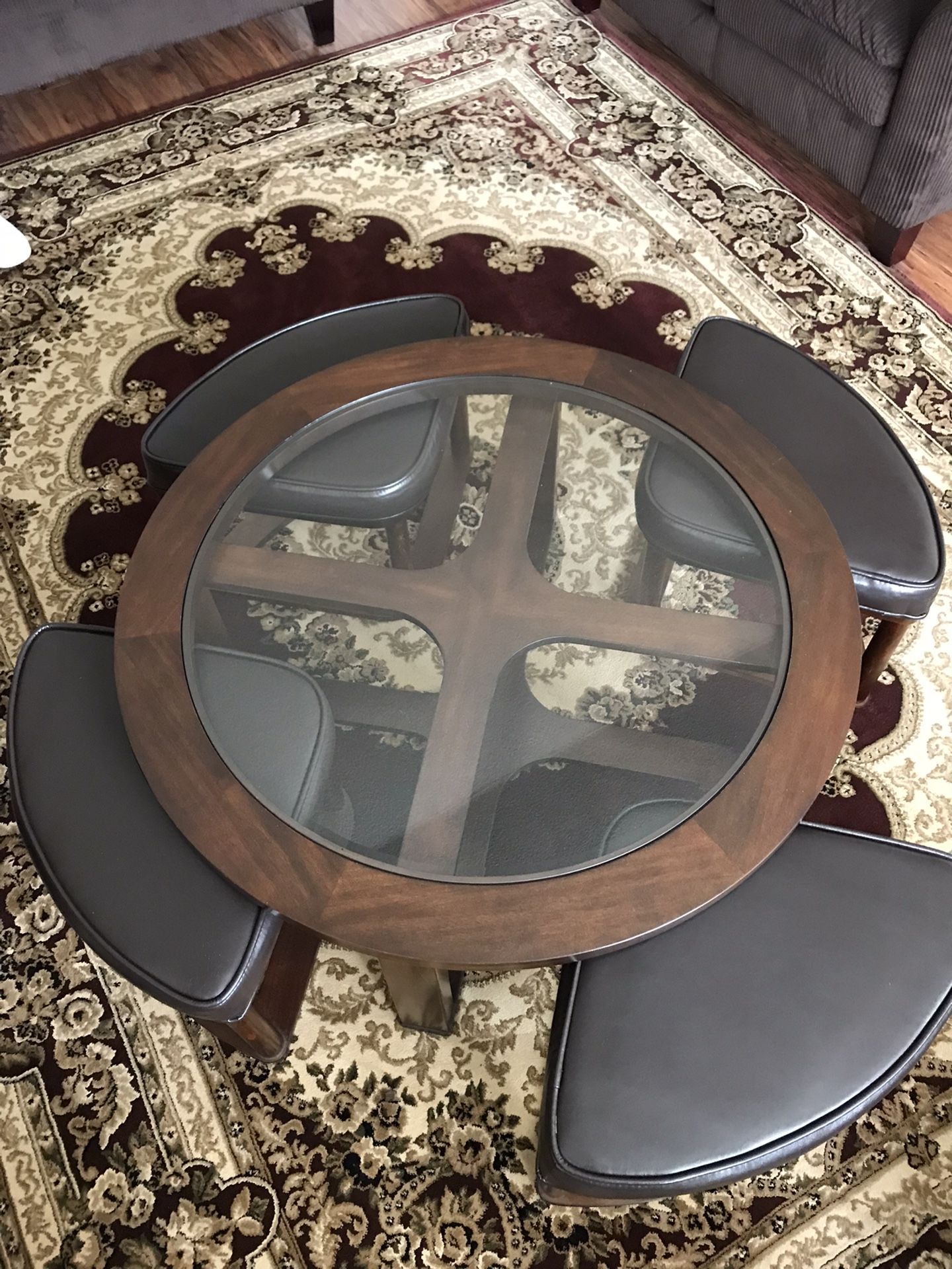 Round Coffee/ Cocktail Table With Nested Stools