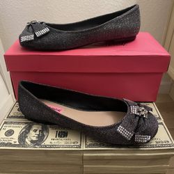 New Betsey Johnson Silver Metallic Sparkle Rhinestones Bow Ballet Flats Round Toe Size 7