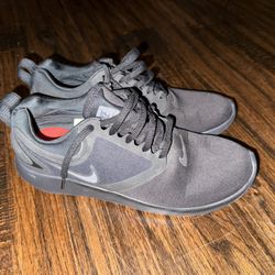 Nike LunarSolo Black Running Shoes Roshe Sneakers Size 8.5