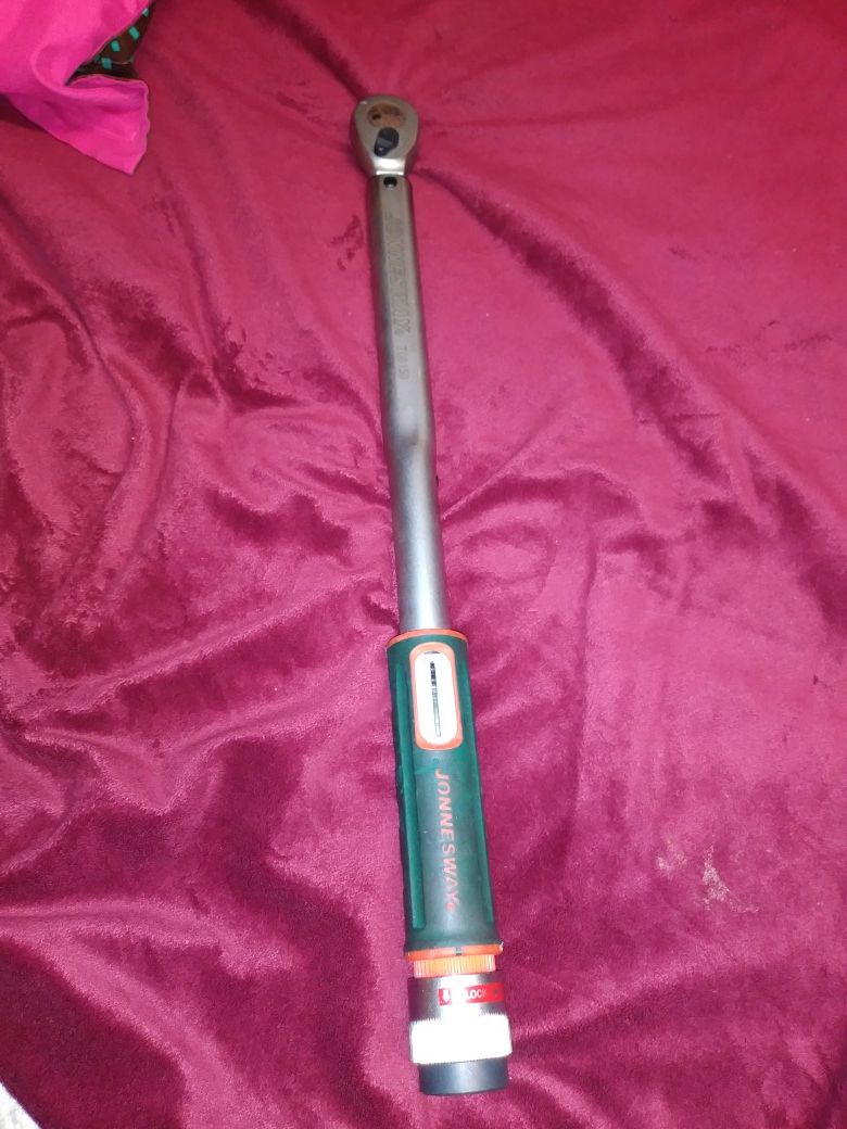 JonnesWay 1/2 in ratchet micrometer adjustable Clicker Torque wrench
