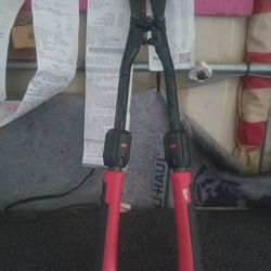 Milwaukee 14" Bolt Cutters W/ Adjustable Arms