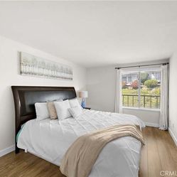 King size mattress with it is spring box