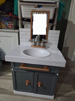 Kids sink.