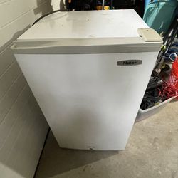 Haier 4.0 cu.ft Refrigerator